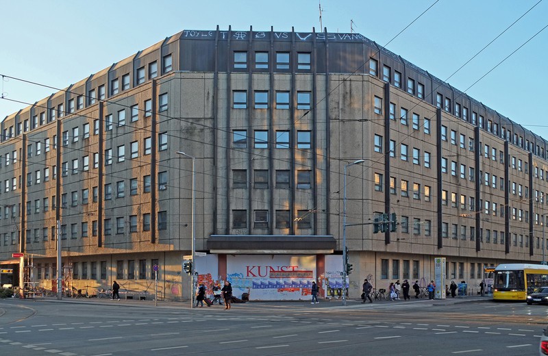 Abb. 3: Fassade des Institutsgebäudes Invalidenstraße 110.