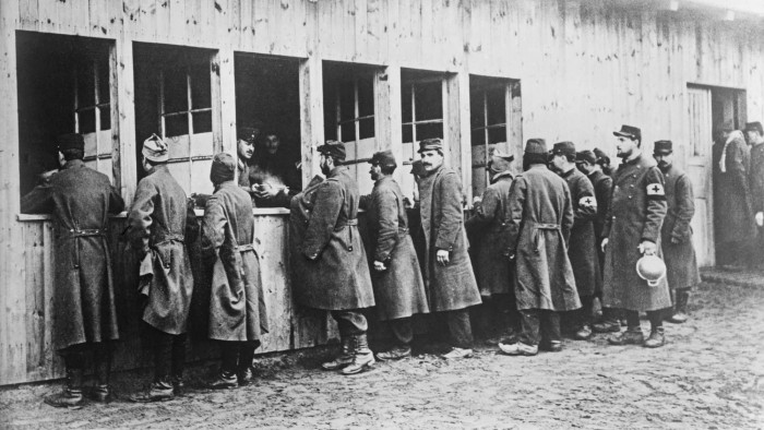 Kriegsgefangene im Gefangenenlager – dem sogenannten Halbmondlager – in Wünsdorf, Zossen, im Ersten Weltkrieg.